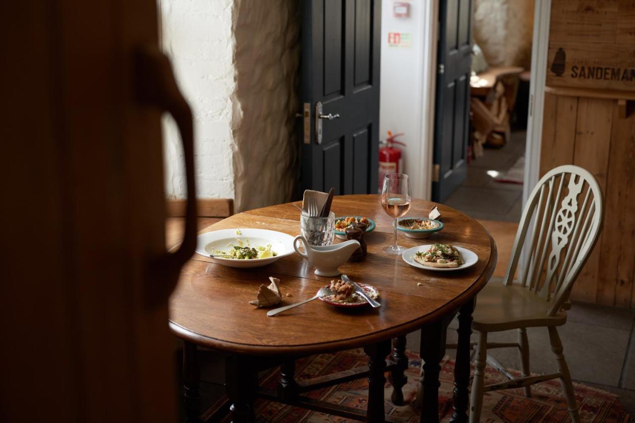 The Dog & Gun Inn Netheravon Екстериор снимка