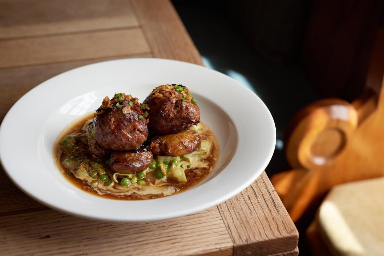 The Dog & Gun Inn Netheravon Екстериор снимка