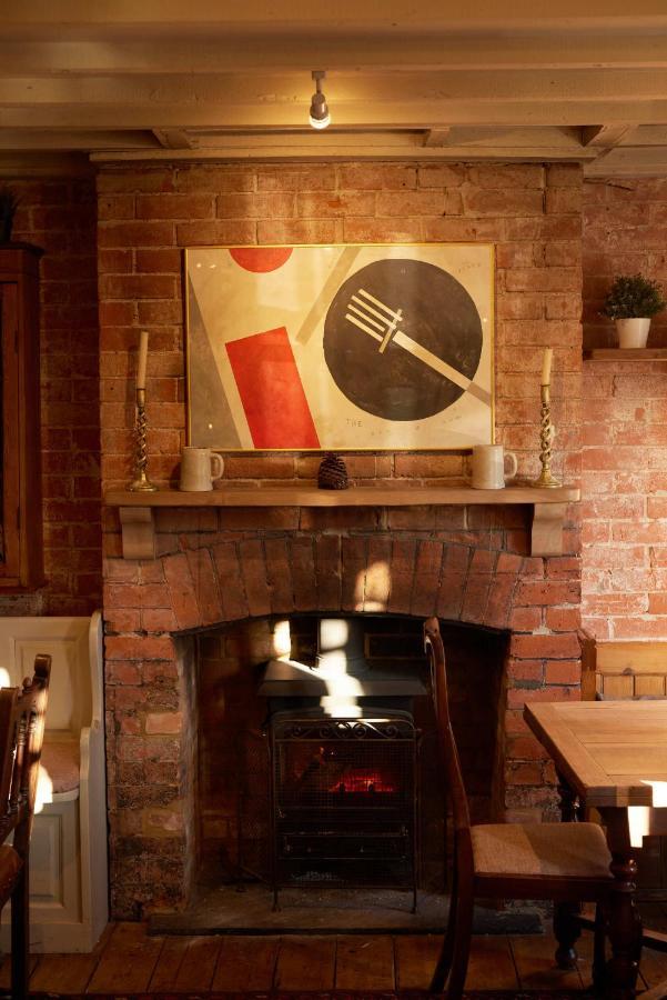 The Dog & Gun Inn Netheravon Екстериор снимка