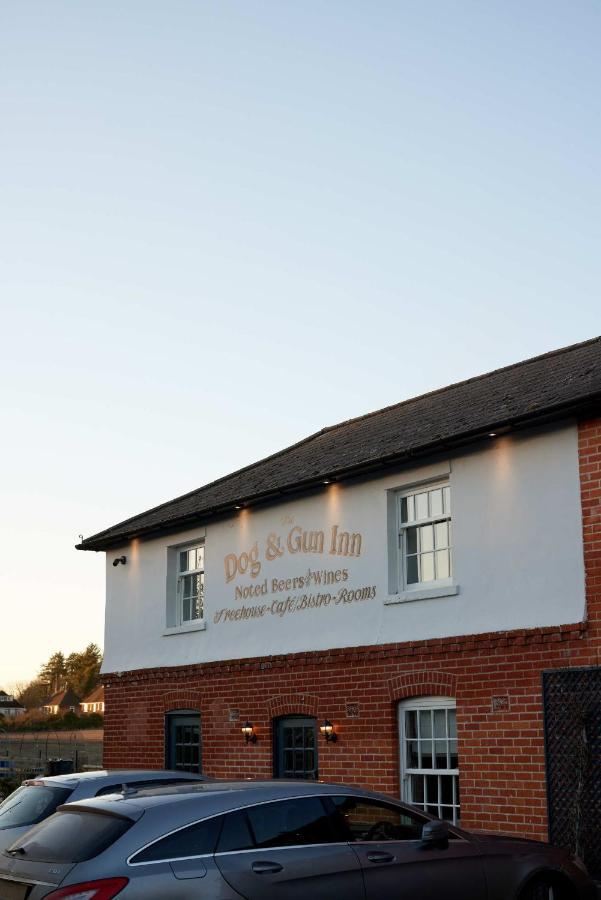 The Dog & Gun Inn Netheravon Екстериор снимка